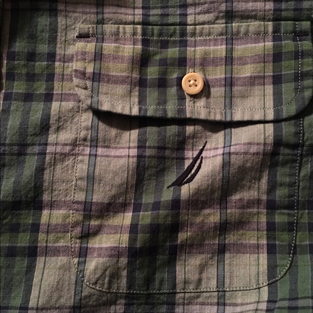Nautica Classic fit Men’s Plaid Shirt Size Medium - Picture 8 of 8